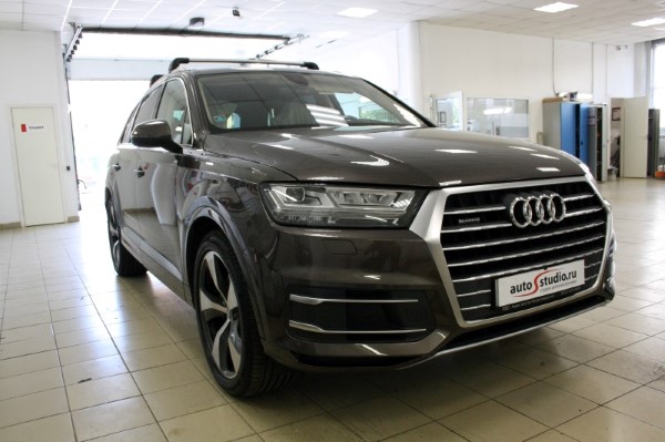 на кузов автомобиля нанесено керамическое покрытие Ultra Ceramic Coat (4 слоя)