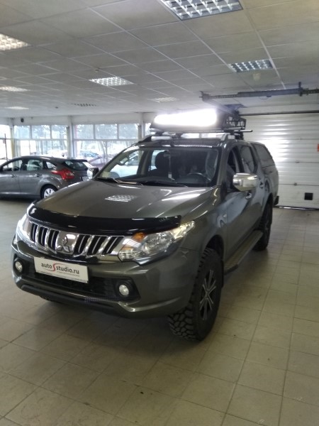 Установка дополнительных осветительных приборов на Mitsubishi L200