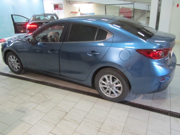 Установка охранного комплекса на Mazda 3