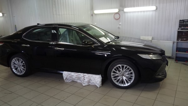 Установка охранного комплекса на Toyota Camry