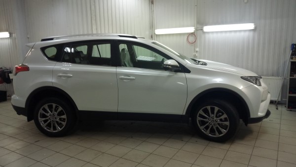 Установка охранного комплекса на Toyota RAV4