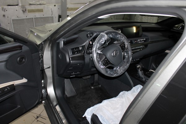Установка охранного комплекса на Lexus ES