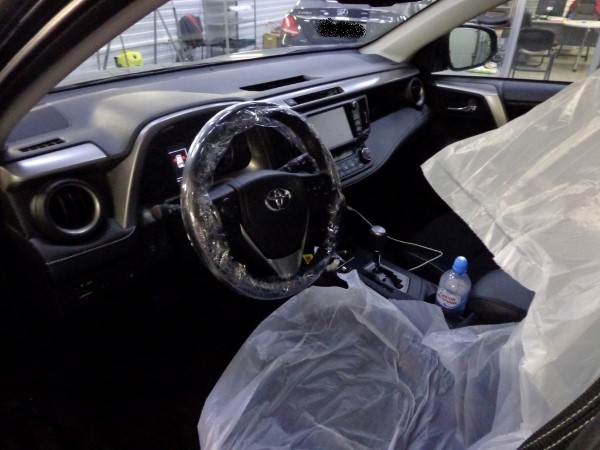 Установка охранного комплекса на Toyota RAV4