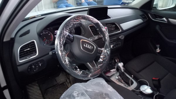 Установка охранного комплекса на Audi Q3