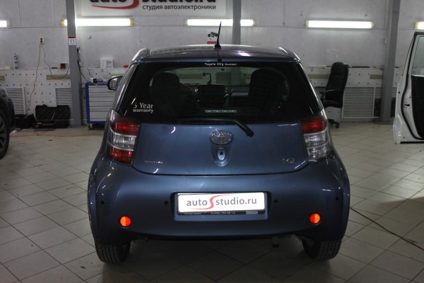 Установка синализации на Toyota IQ