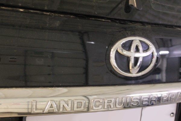 Установка видеорегистратора на Toyota Land Cruiser Prado