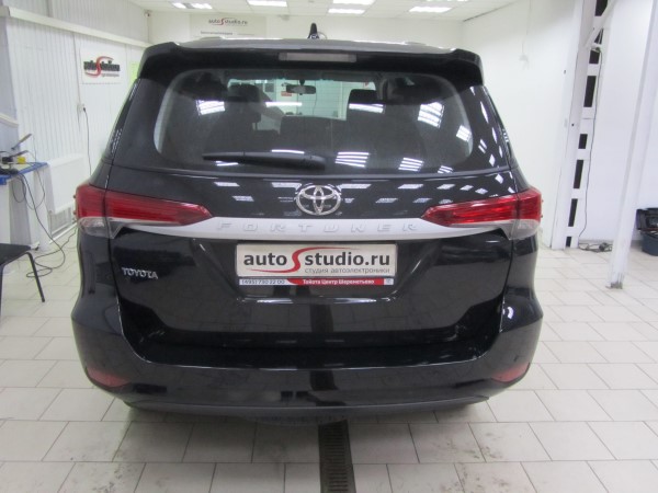 Установка охранного комплекса на Toyota Fortuner