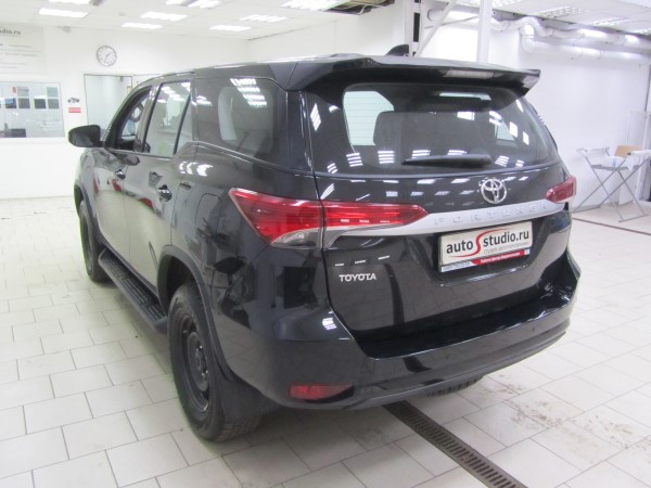 Установка охранного комплекса на Toyota Fortuner