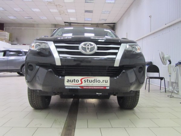 Установка охранного комплекса на Toyota Fortuner