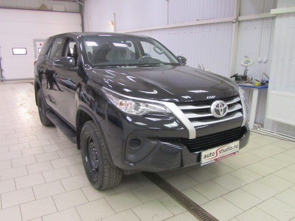Установка охранного комплекса на Toyota Fortuner