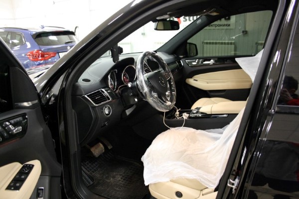 Установка охранного комплекса на Mercedes GLS