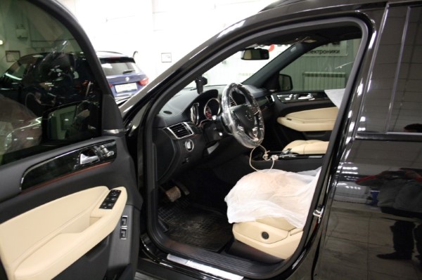 Установка охранного комплекса на Mercedes GLS