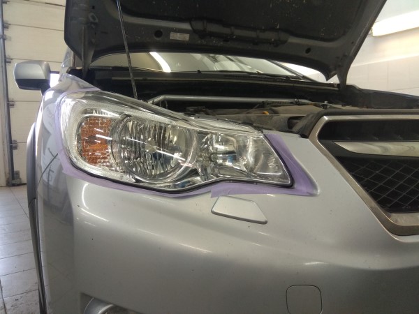 Полировка и нанесение антигравийной пленки на фары Subaru Forester