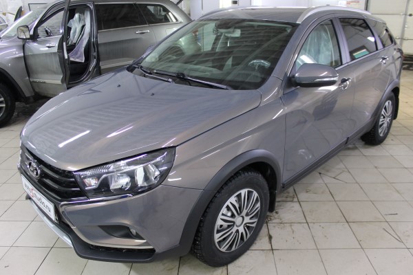Установка охранного комплекса на Lada Vesta