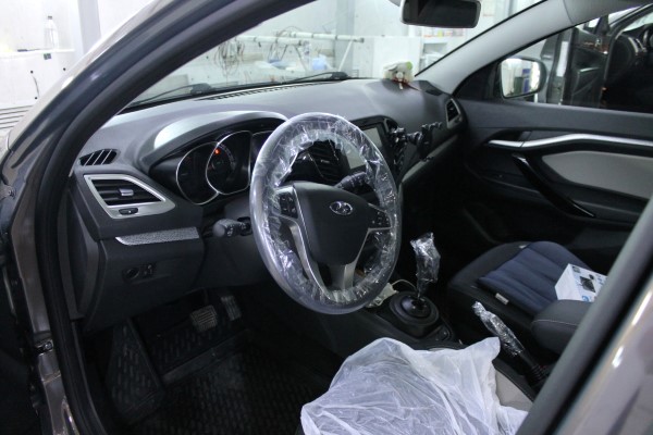 Установка охранного комплекса на Lada Vesta