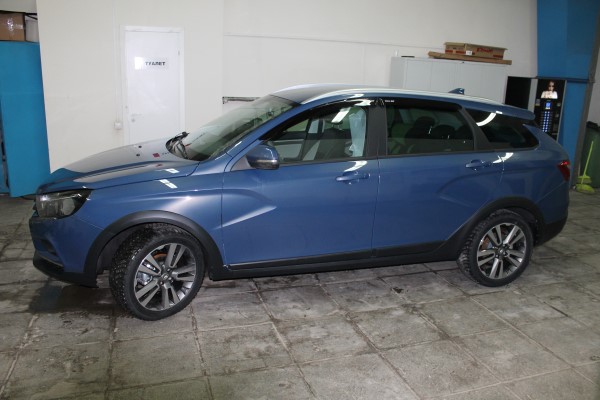 Установка охранного комплекса на Lada Vesta