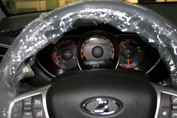 Установка охранного комплекса на Lada Vesta