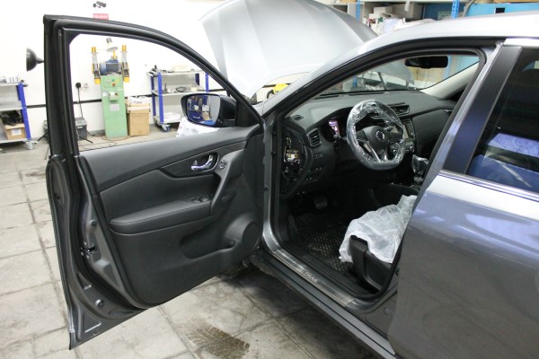 Установка охранного комплекса на Nissan X-Trail