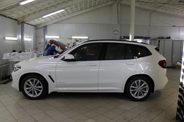 Установка охранного комплекса на BMW X3
