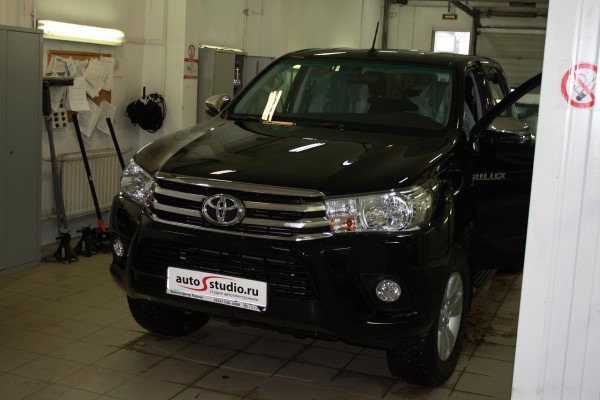 Установка охранного комплекса на Toyota Hilux