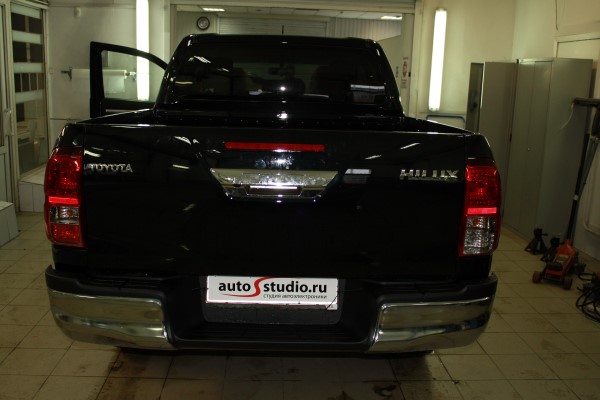Установка охранного комплекса на Toyota Hilux