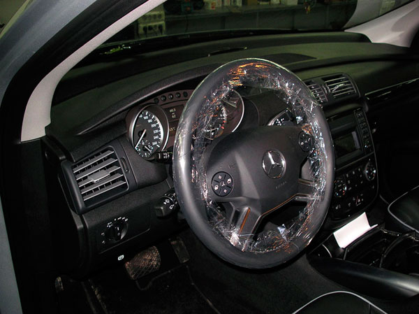 Установка охранного комплекса на Mercedes R350 Установка охранного комплекса на Mercedes R350