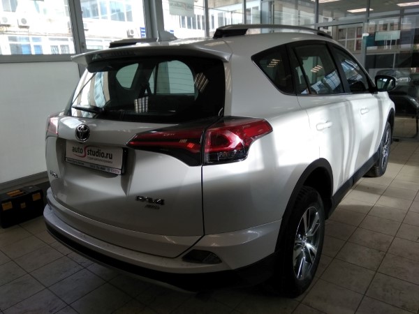 Установка охранного комплекса на Toyota RAV4