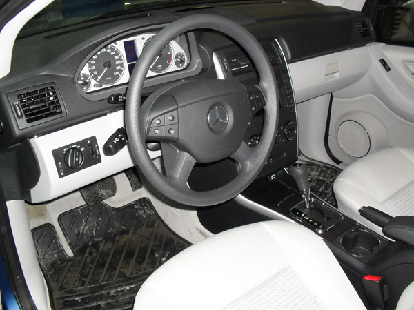 Установка охранного оборудования на Mercedes Benz 180