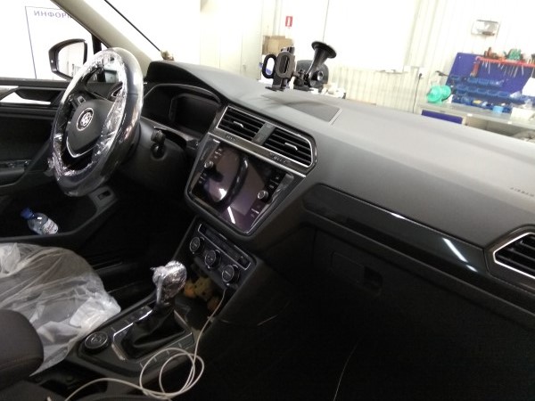 Установка охранного комплекса на Volkswagen Tiguan