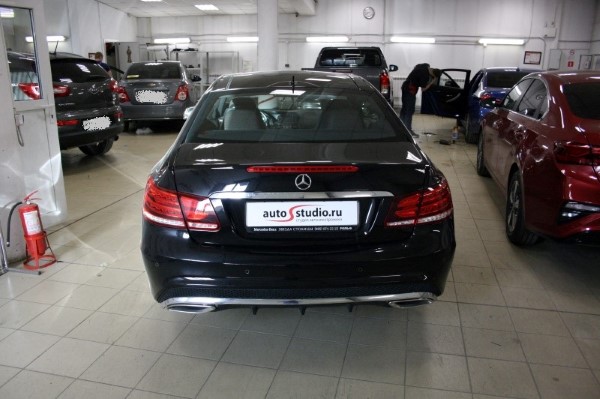 Установка охранного комплекса на Mercedes E-class