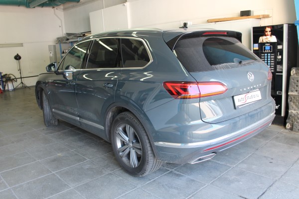 Установка охранного комплекса на Volkswagen Touareg