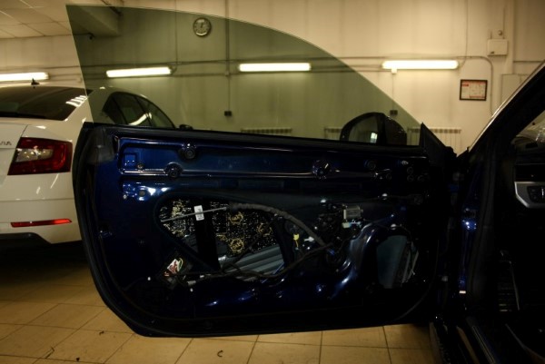 Шумоизоляция дверей на Audi A5