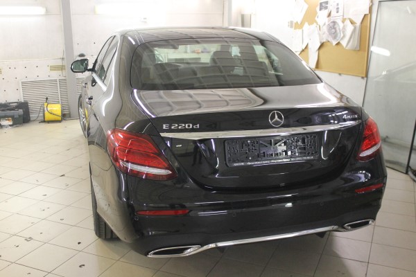 Установка охранного комплекса на Mercedes E-Class