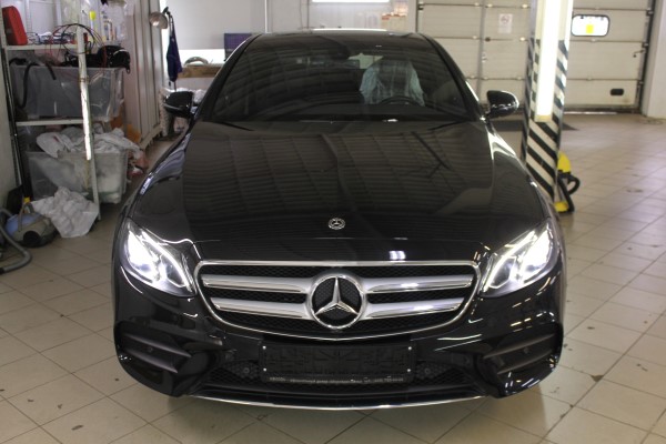 Установка охранного комплекса на Mercedes E-Class