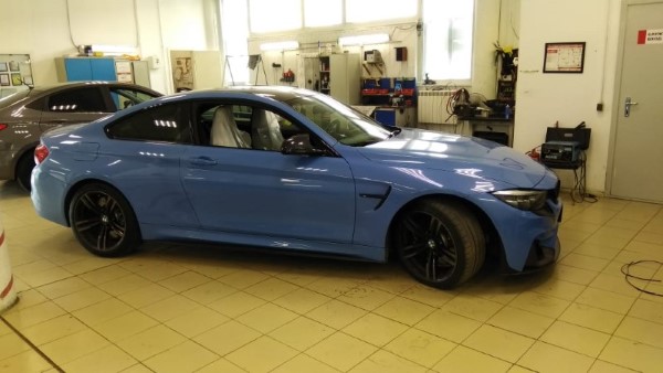 Установка охранного комплекса на BMW M4