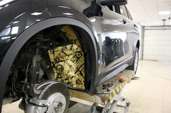 Шумоизоляция арок и локеров на BMW X1