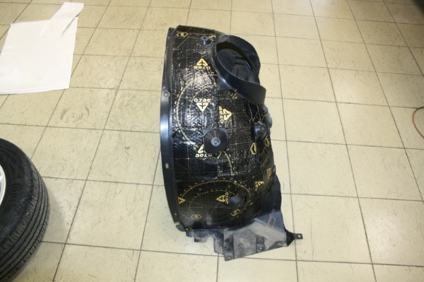 Шумоизоляция арок и локеров на BMW X1