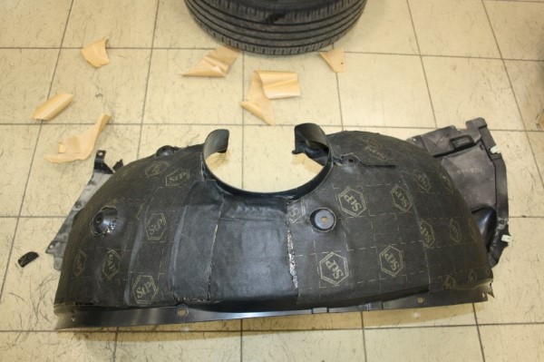 Шумоизоляция арок и локеров на BMW X1