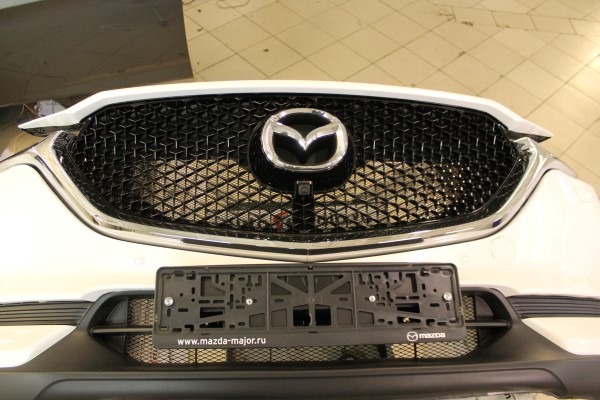 Сетка на радиатор защитная на Mazda CX-5