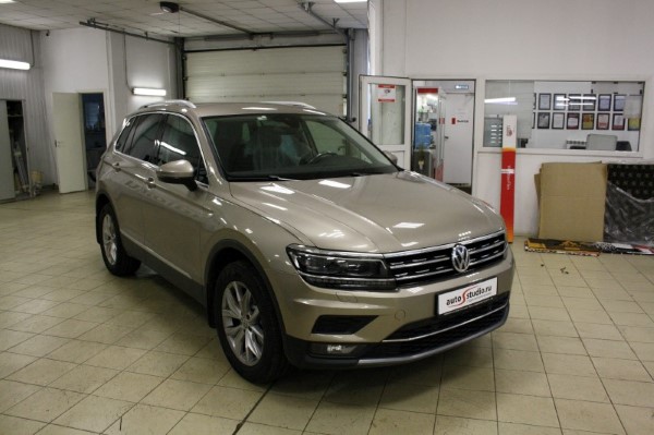 Установка охранного комплекса с оповещением на телефон на Volkswagen Tiguan