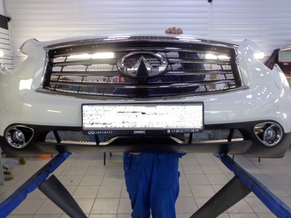 Защитная сетка радиатора на Infinity FX