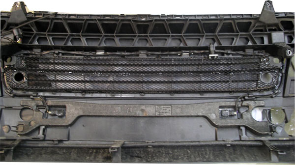 Установка защитной сетки радиатора. Установка защитной сетки радиатора.