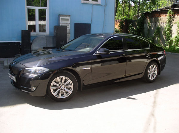 Тонировка стекол пленкой Carbon Gray с 5% светопропускаемостью.