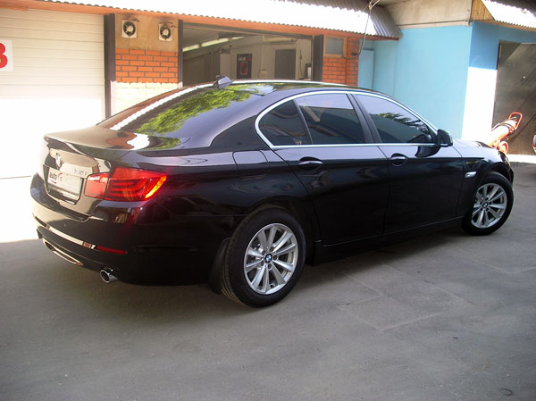 Тонировка стекол пленкой Carbon Gray с 5% светопропускаемостью.