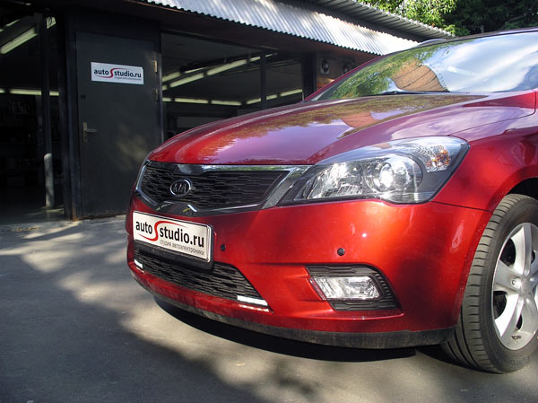 На автомобиль установлены ходовые огни