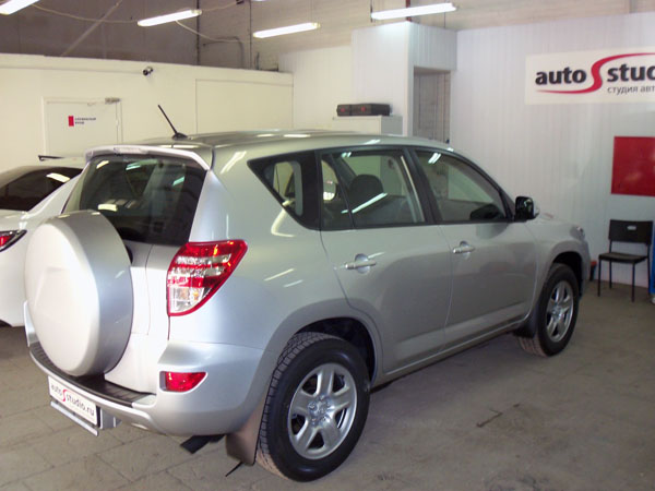 На автомобиль установлен охранный комплекс На автомобиль установлен охранный комплекс