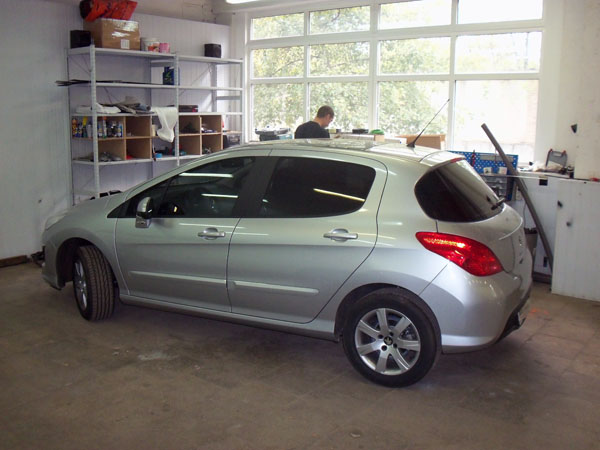 На автомобиль установлен охранный комплекс