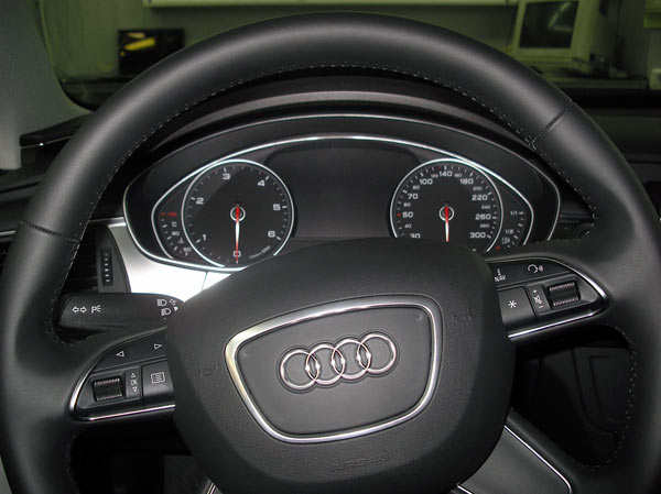 На автомобиль установлен противоугонный комплекс с элементами авторских работ