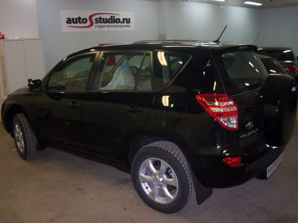 На автомобиль установлен охранный комплекс На автомобиль установлен охранный комплекс