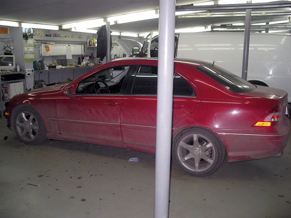 На автомобиль установлен охранный комплекс